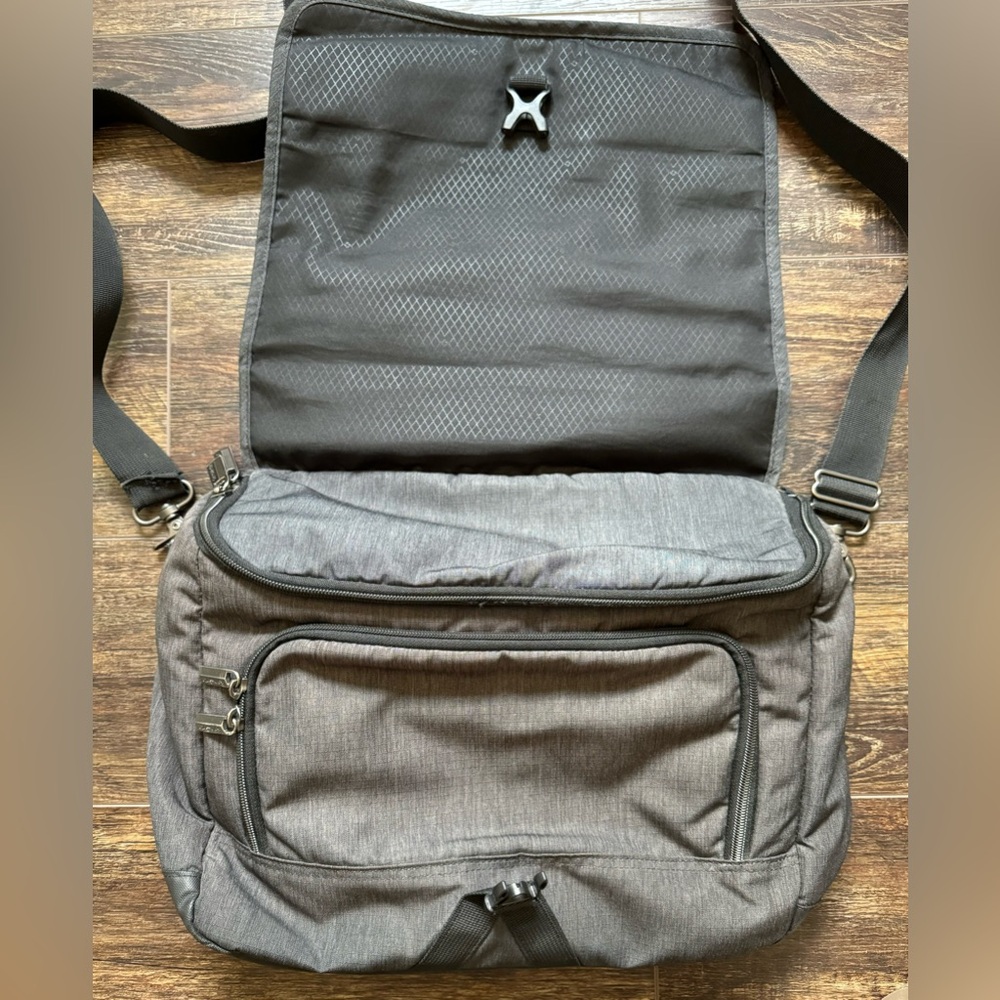 Samsonite Computer Bag - Picture 5 of 9